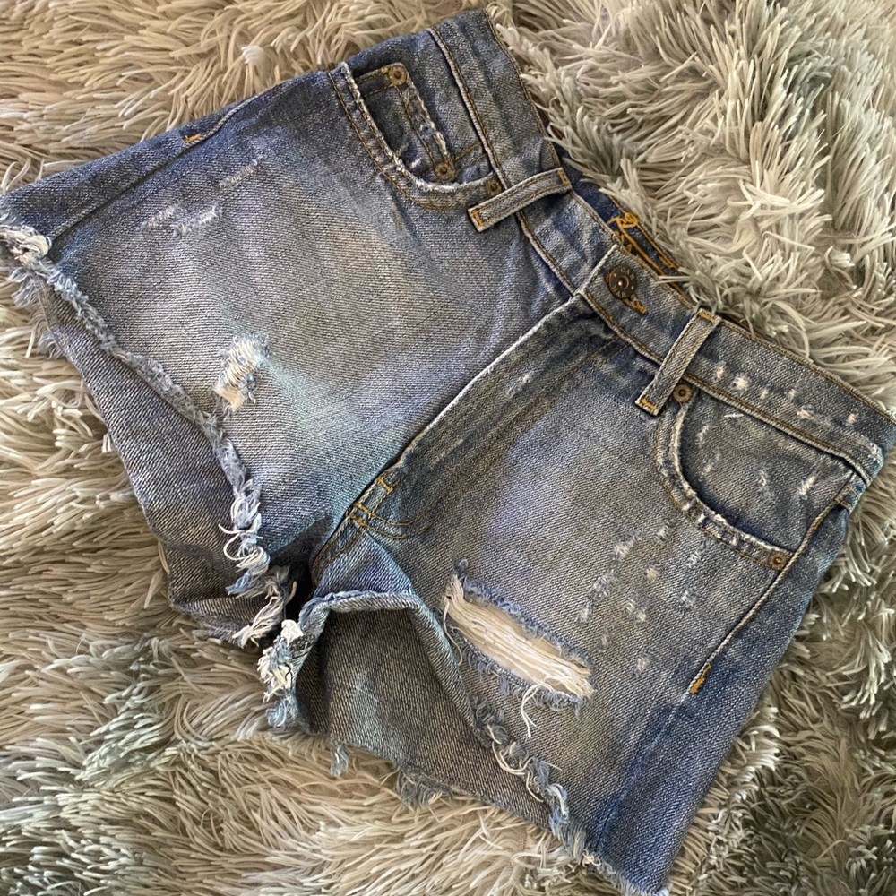 Super cute jean shorts!!